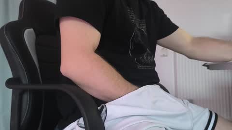 Snapshot of geilomattig chatting on 12/04/24, 07:39 Lassmiranda online show from 12/04/24, 07:39