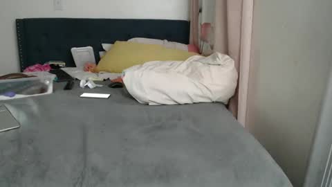 Snapshot of geishapaige chatting on 02/14/25, 06:02 The Empress online show from 02/14/25, 06:02