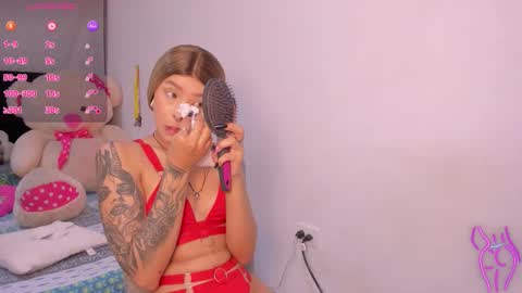 Snapshot of gemarodriguez_ chatting on 10/29/25, 07:10 Gemma online show from 10/29/25, 07:10