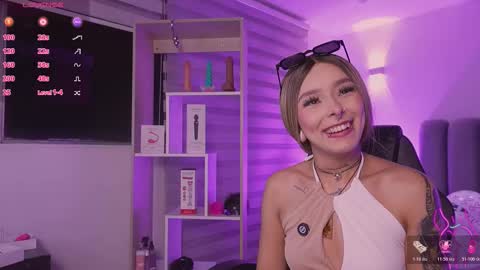 Snapshot of gemarodriguez_ chatting on 12/16/25, 05:01 Gemma online show from 12/16/25, 05:01