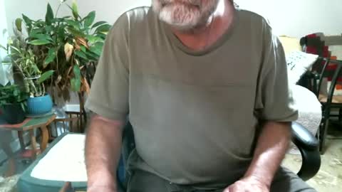 Snapshot of geminiguy1954 chatting on 09/18/25, 04:03 geminiguy1954 online show from 09/18/25, 04:03