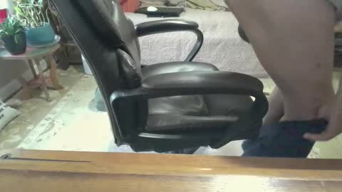 Snapshot of geminiguy1954 chatting on 12/03/25, 09:24 geminiguy1954 online show from 12/03/25, 09:24