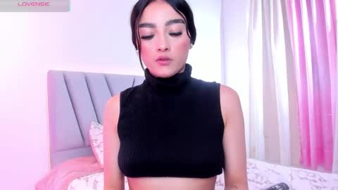 gemma_saenz online show from 10/31/25, 03:35
