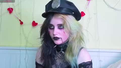 Snapshot of gemmafulwood chatting on 10/31/25, 06:31 Ilona online show from 10/31/25, 06:31