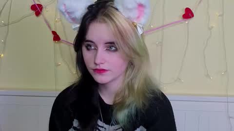 Snapshot of gemmafulwood chatting on 11/11/25, 06:08 Ilona online show from 11/11/25, 06:08