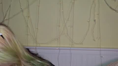 Snapshot of gemmafulwood chatting on 11/12/25, 06:19 Ilona online show from 11/12/25, 06:19