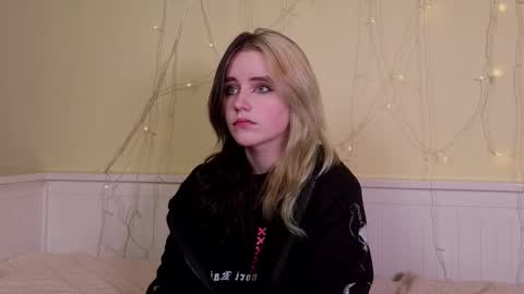 Snapshot of gemmafulwood chatting on 12/04/25, 05:54 Ilona online show from 12/04/25, 05:54