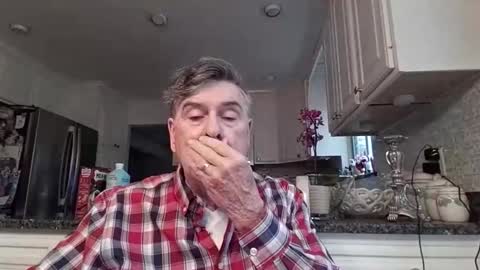 Snapshot of geneox chatting on 10/30/25, 01:23 GeneOx online show from 10/30/25, 01:23