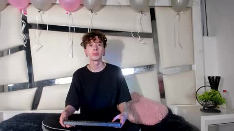 genesis_js online show from 11/19/25, 03:39