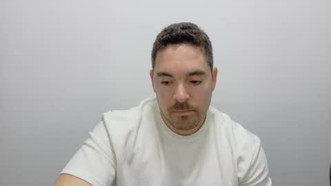 Snapshot of genesis_wb chatting on 11/26/25, 01:28 genesis_wb online show from 11/26/25, 01:28