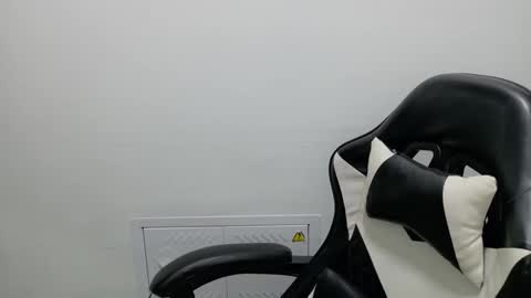 Snapshot of genesis_wb chatting on 04/22/26, 12:35 genesis_wb online show from 04/22/26, 12:35