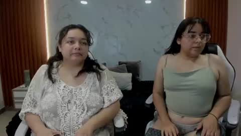 Snapshot of genesis_y_moon chatting on 07/06/26, 04:53 genesis_y_moon online show from 07/06/26, 04:53