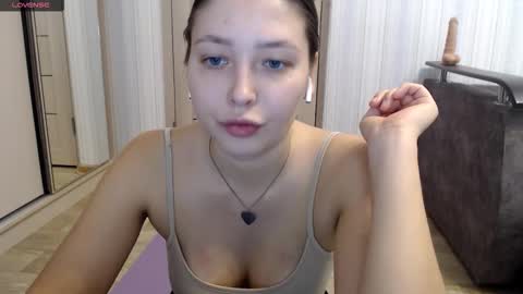 Snapshot of genev__ievee chatting on 03/09/26, 04:22 genev__ievee online show from 03/09/26, 04:22