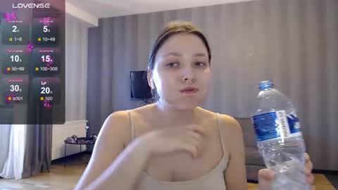 Snapshot of genev__ievee chatting on 07/01/26, 02:40 genev__ievee online show from 07/01/26, 02:40