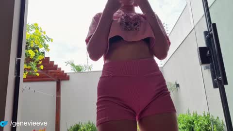 Snapshot of genevieeve chatting on 01/02/25, 05:39 Genn online show from 01/02/25, 05:39