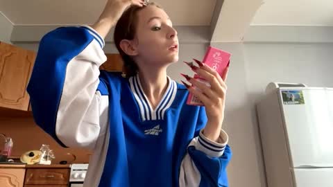 Emmi online show from 09/18/25, 05:09