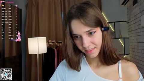 Snapshot of geniafrend chatting on 09/19/25, 04:25 Amely online show from 09/19/25, 04:25