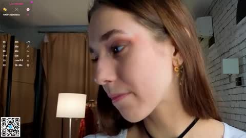 Snapshot of geniafrend chatting on 10/08/25, 04:21 Amely online show from 10/08/25, 04:21