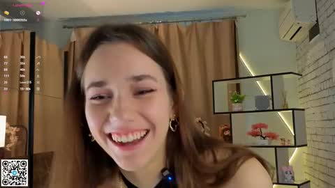 Snapshot of geniafrend chatting on 10/18/25, 04:15 Amely online show from 10/18/25, 04:15