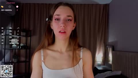 Snapshot of geniafrend chatting on 11/26/25, 04:13 Amely online show from 11/26/25, 04:13