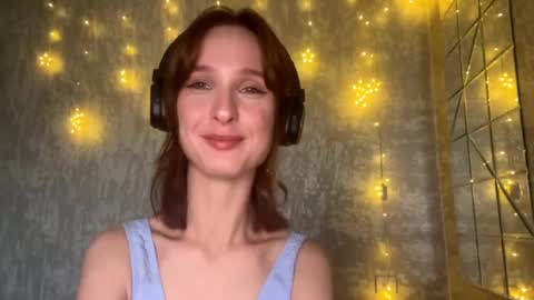 Snapshot of genieflug chatting on 04/20/26, 04:04 Riana online show from 04/20/26, 04:04