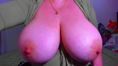 Snapshot of genifersweet chatting on 12/02/24, 11:56 genifersweet online show from 12/02/24, 11:56