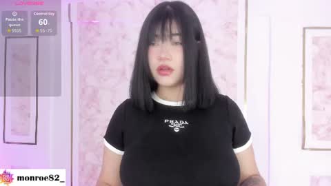 Snapshot of gennesis_love chatting on 06/14/26, 03:52 Sofia online show from 06/14/26, 03:52