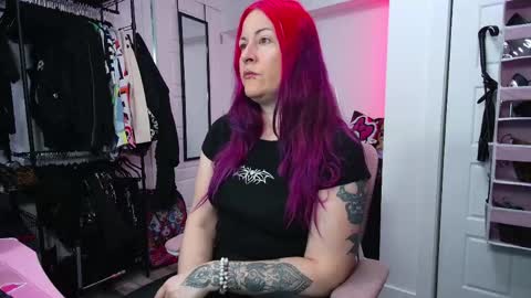 Snapshot of gennyrock chatting on 05/03/26, 05:08 Genny Rock and online show from 05/03/26, 05:08