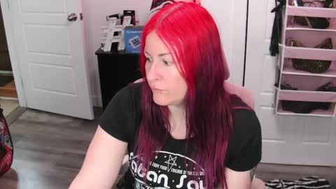 Snapshot of gennyrock chatting on 05/23/26, 03:05 Genny Rock and online show from 05/23/26, 03:05