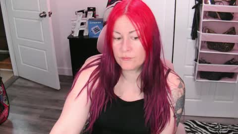 Snapshot of gennyrock chatting on 05/24/26, 04:23 Genny Rock and online show from 05/24/26, 04:23