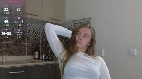 Snapshot of gentle_sasha chatting on 10/29/25, 08:32 Sasha online show from 10/29/25, 08:32