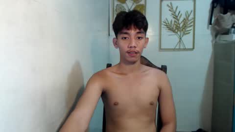 Snapshot of gentlemanlustx chatting on 11/07/25, 08:58 Rayl online show from 11/07/25, 08:58