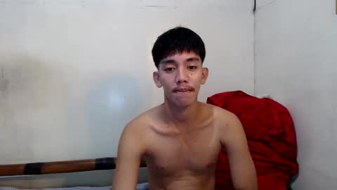 Snapshot of gentlemanlustx chatting on 02/18/26, 06:31 Rayl online show from 02/18/26, 06:31