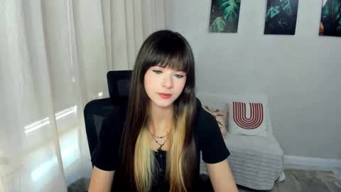 Snapshot of gentltease chatting on 03/25/26, 11:49 Alice online show from 03/25/26, 11:49