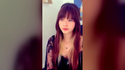 Snapshot of gentltease chatting on 04/14/26, 07:42 Alice online show from 04/14/26, 07:42