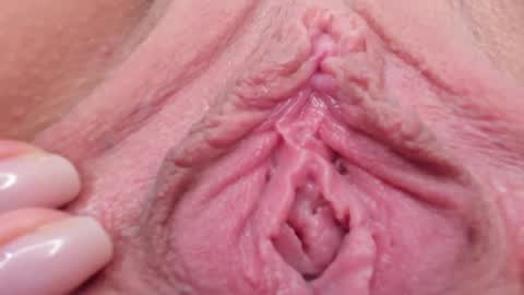 Snapshot of gentlygirl chatting on 04/16/26, 04:52 for extra 222 tokens online show from 04/16/26, 04:52