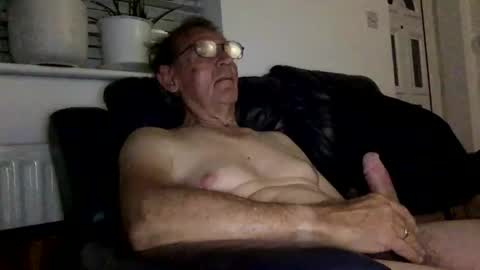 geoff242535 online show from 10/19/25, 09:59