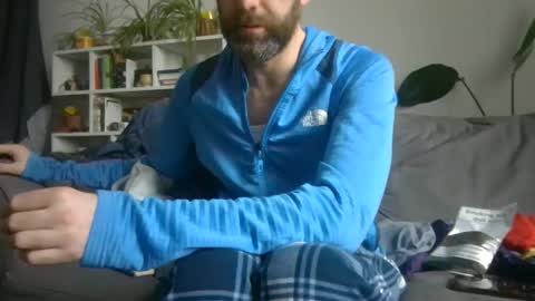 Snapshot of geon2xx chatting on 09/19/25, 09:22 Geon online show from 09/19/25, 09:22