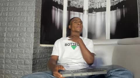 Snapshot of george_lancee chatting on 10/30/25, 03:52 G E O R G E online show from 10/30/25, 03:52