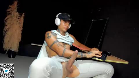 Snapshot of george_prince2 chatting on 05/23/26, 11:53 independent model online show from 05/23/26, 11:53