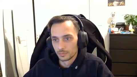 Snapshot of georgek0011 chatting on 10/05/25, 09:02 georgek0011 online show from 10/05/25, 09:02