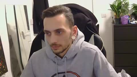 Snapshot of georgek0011 chatting on 11/30/25, 10:03 georgek0011 online show from 11/30/25, 10:03