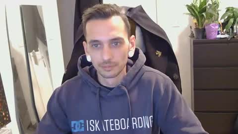 Snapshot of georgek0011 chatting on 12/02/25, 02:06 georgek0011 online show from 12/02/25, 02:06