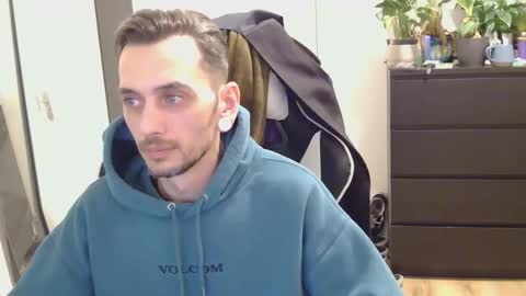 Snapshot of georgek0011 chatting on 12/16/25, 11:21 georgek0011 online show from 12/16/25, 11:21