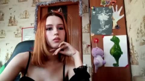 Snapshot of georgianahaeussler chatting on 04/17/26, 02:53 Ellie online show from 04/17/26, 02:53