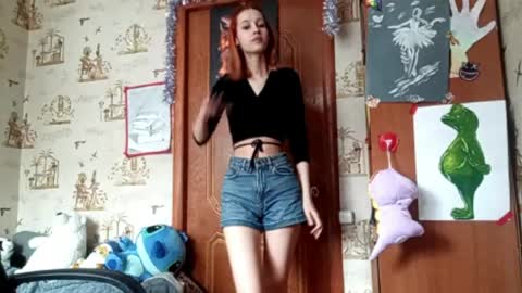 Snapshot of georgianahaeussler chatting on 05/01/26, 07:24 Ellie online show from 05/01/26, 07:24
