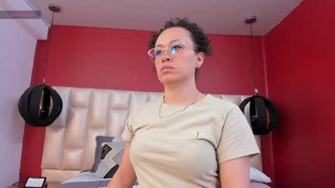 Snapshot of georginaa_ chatting on 04/22/26, 11:34 Georgina online show from 04/22/26, 11:34