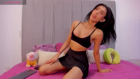 GEORGINA online show from 11/23/25, 04:34