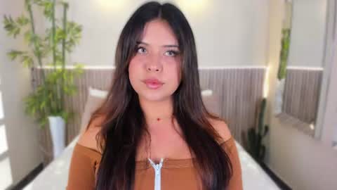 Snapshot of georginareyes chatting on 06/22/26, 10:40 GeorginaReyes online show from 06/22/26, 10:40