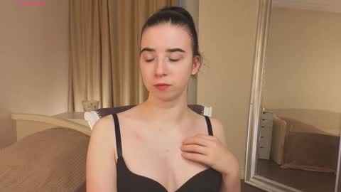 My name is Kelly online show from 10/18/25, 03:09